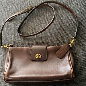 Vintage 90’s COACH 9154 Legacy Demi Turn Lock Brown Leather Small Crossbody